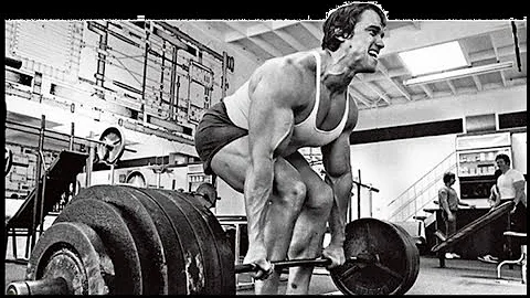 Arnold Schwarzenegger Says "Bodybuilders Are Lifti...