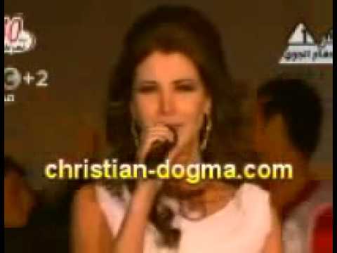 نانسي عجرم خدو بالكو دى مصر في حضور السيسي من حفل انتصار اكتوبر