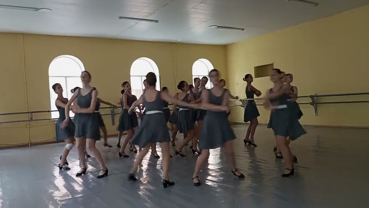 Краковяк.Ереванский хореографический колледж.1/3 курс.Педагог Ирина Мкртумян.