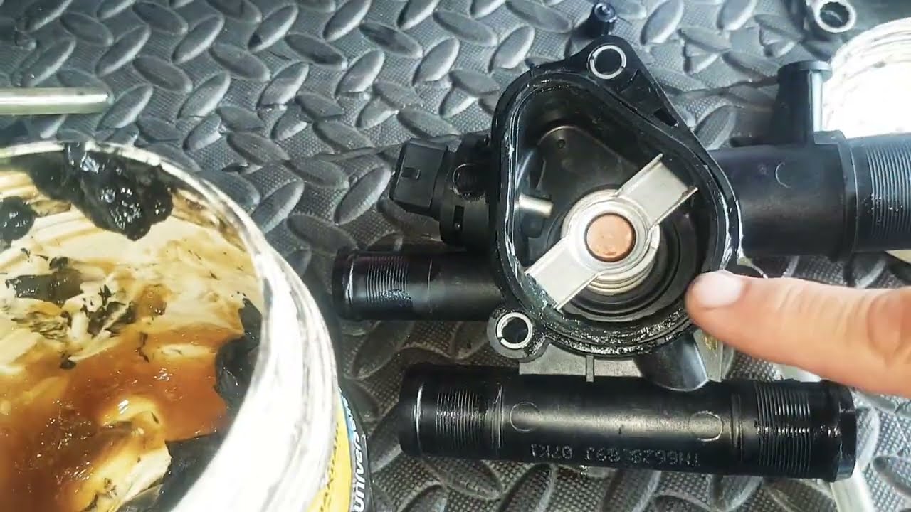 comment changer un boîtier de thermostat Renault Scénic 1.9 DCI YouTube