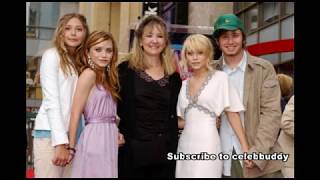Elizabeth Olsen With Her Mother Jarnett Olsen Father David Olse Lovely Album How Cute
