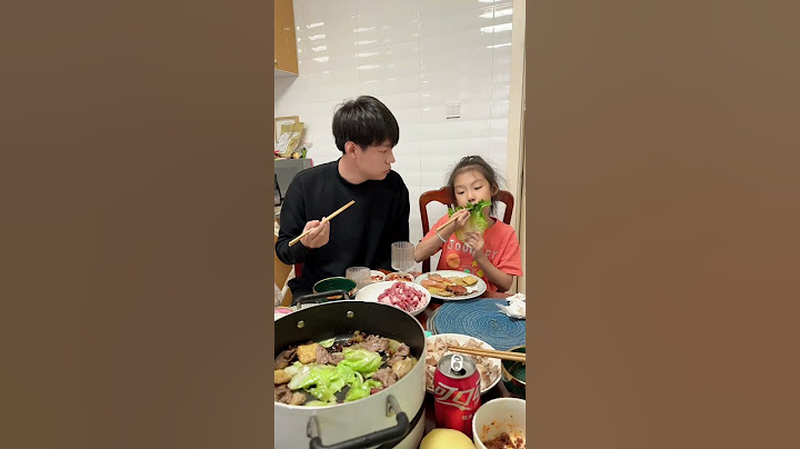 It's so convenient for my daughter to eat barbecue like this #funny #cute #comedy