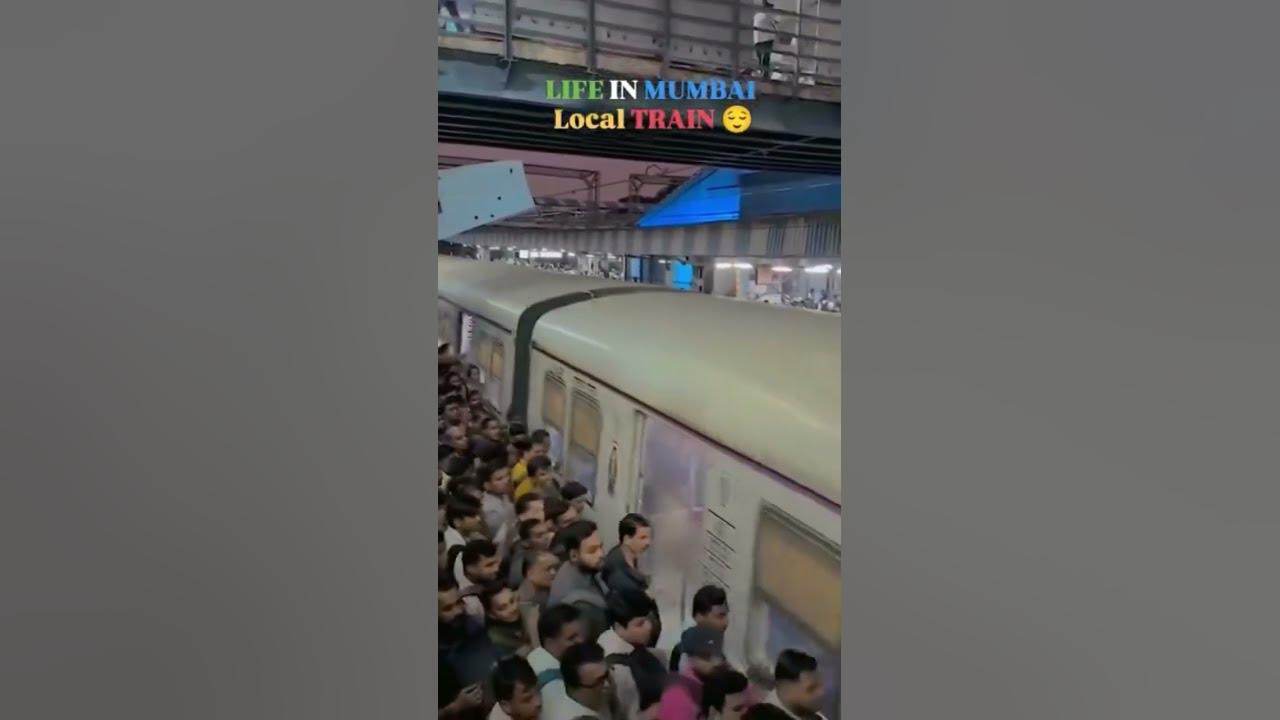 Life in Local Train Mumbai #mumbai #trendingshorts #shortvideo