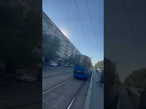 Tramvaiul V2A-T #3009 pe linia 25 plecând din stația piața eroii revoluției