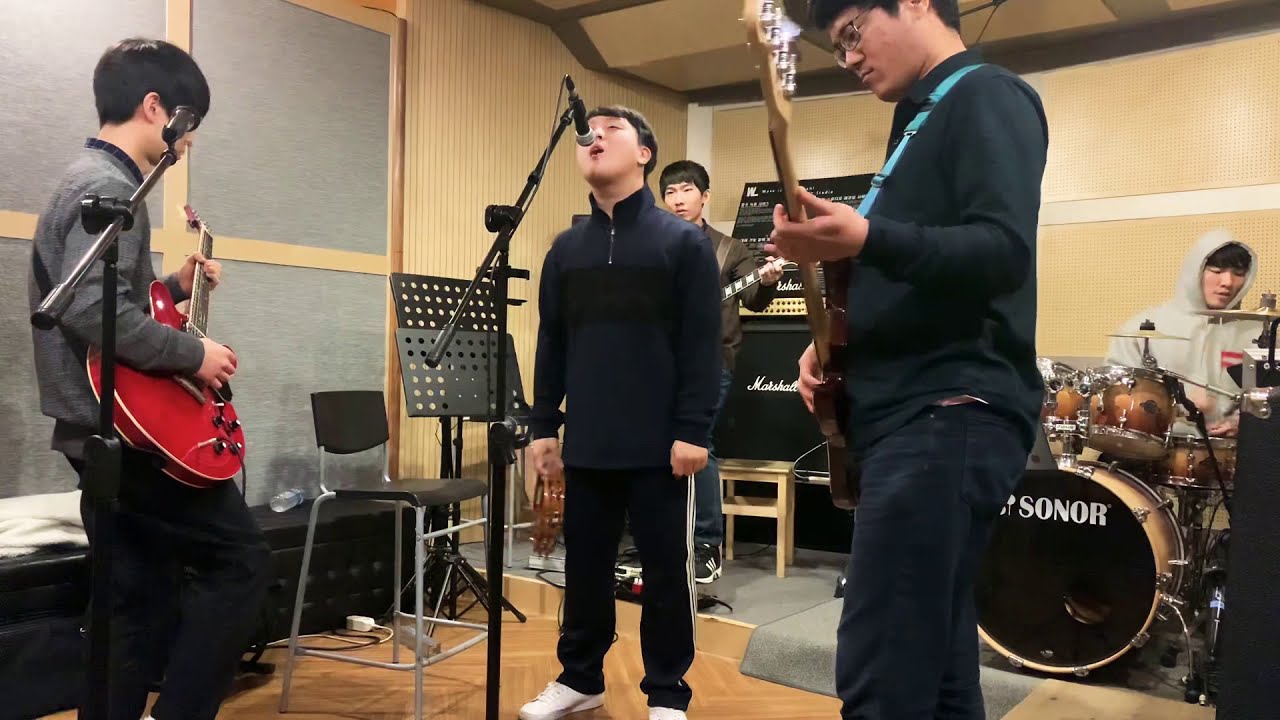 Oasis cover Acquiesce