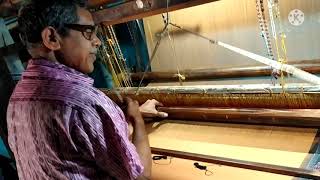 How do pure cotton sarees are made ? by using ancient handloom weaving machine