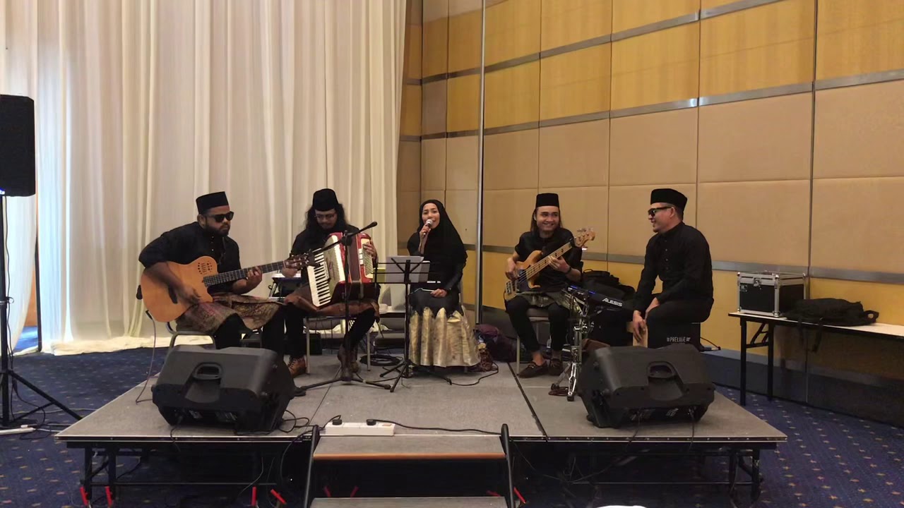 Bulan Ditutup Awan - Alun Tradisi