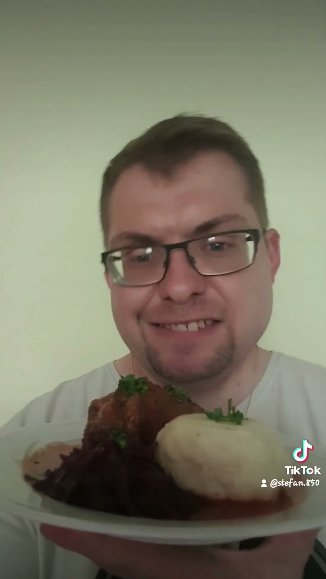 Part: 10 Rinderrouladen mit frischen Knödeln und Rotkraut und Soße ...