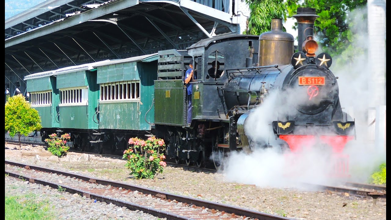 Indahnya Lokomotif Uap B   Cr Sebagai Kereta Api Wisata Ambarawa Youtube