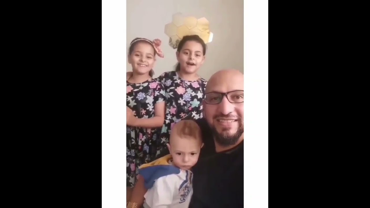 مراد شريف مع بناته صبا وسما يغني /اشترك بالقناه