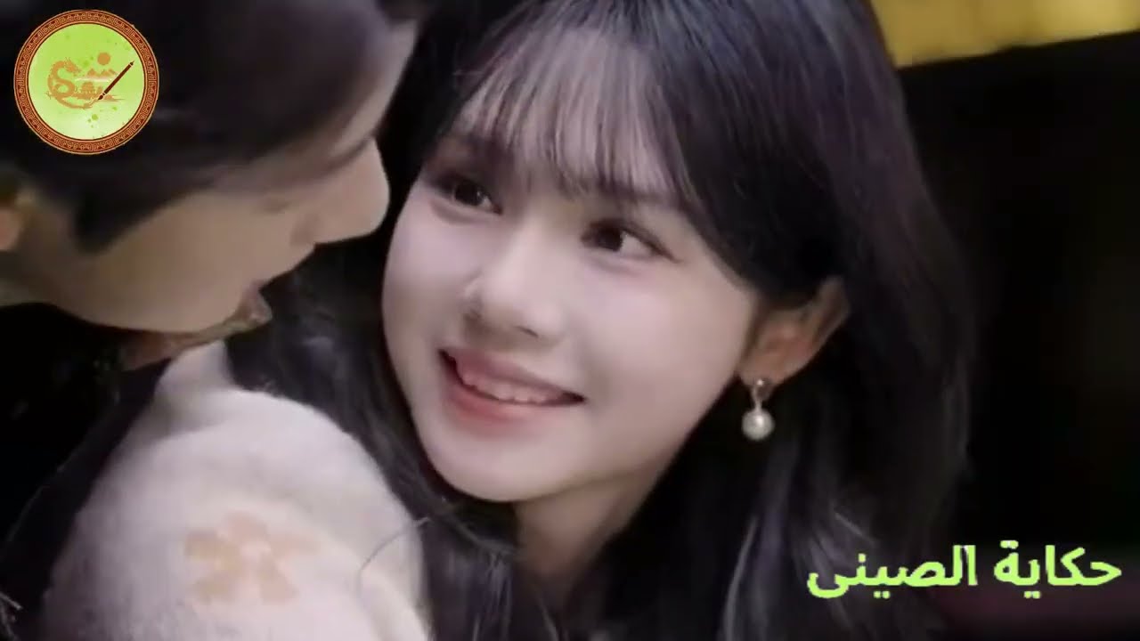 بنت جميلة بتقع فى حب شاب وسيم بياخدها من أهلها اللى كانو بيجبروها تتجوز عجوز لكنه بيقدر ينقذها