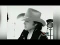 Video Crazy little thing called love Dwight Yoakam