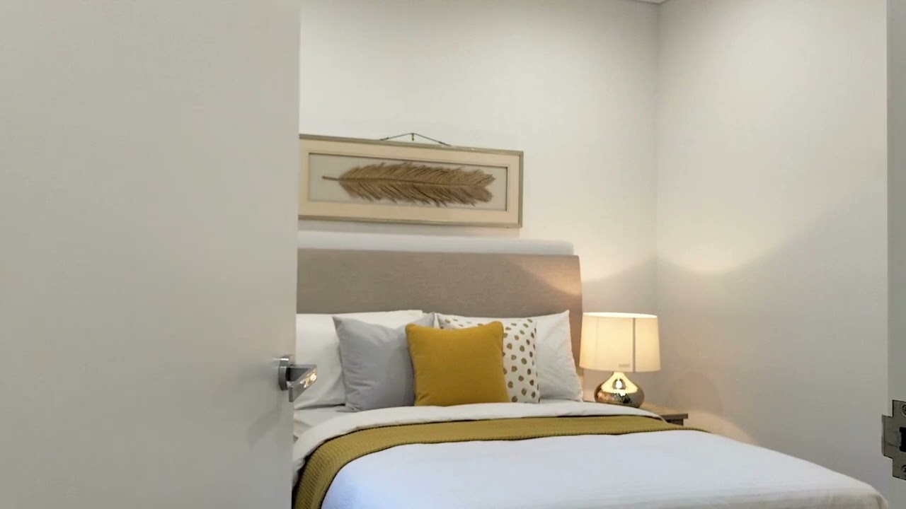 2004 859 Bourke St Walk Through