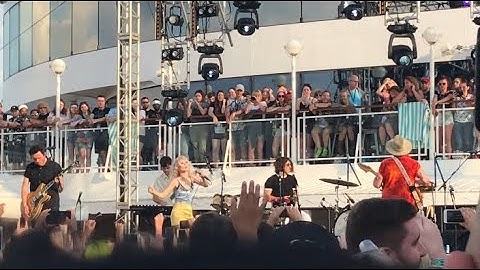 Paramore - Parahoy 3 Pool Deck Show 2 Deep Search