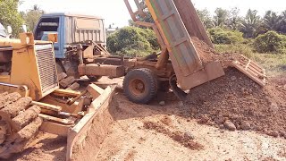 Working Bulldoser Vs Hyundai Dump Trucks ឡានប៉ែនចាក់ដី ប៊ុលរុញដី