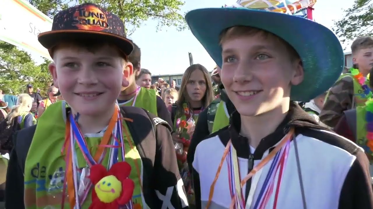 Intocht avondvierdaagse Julianadorp