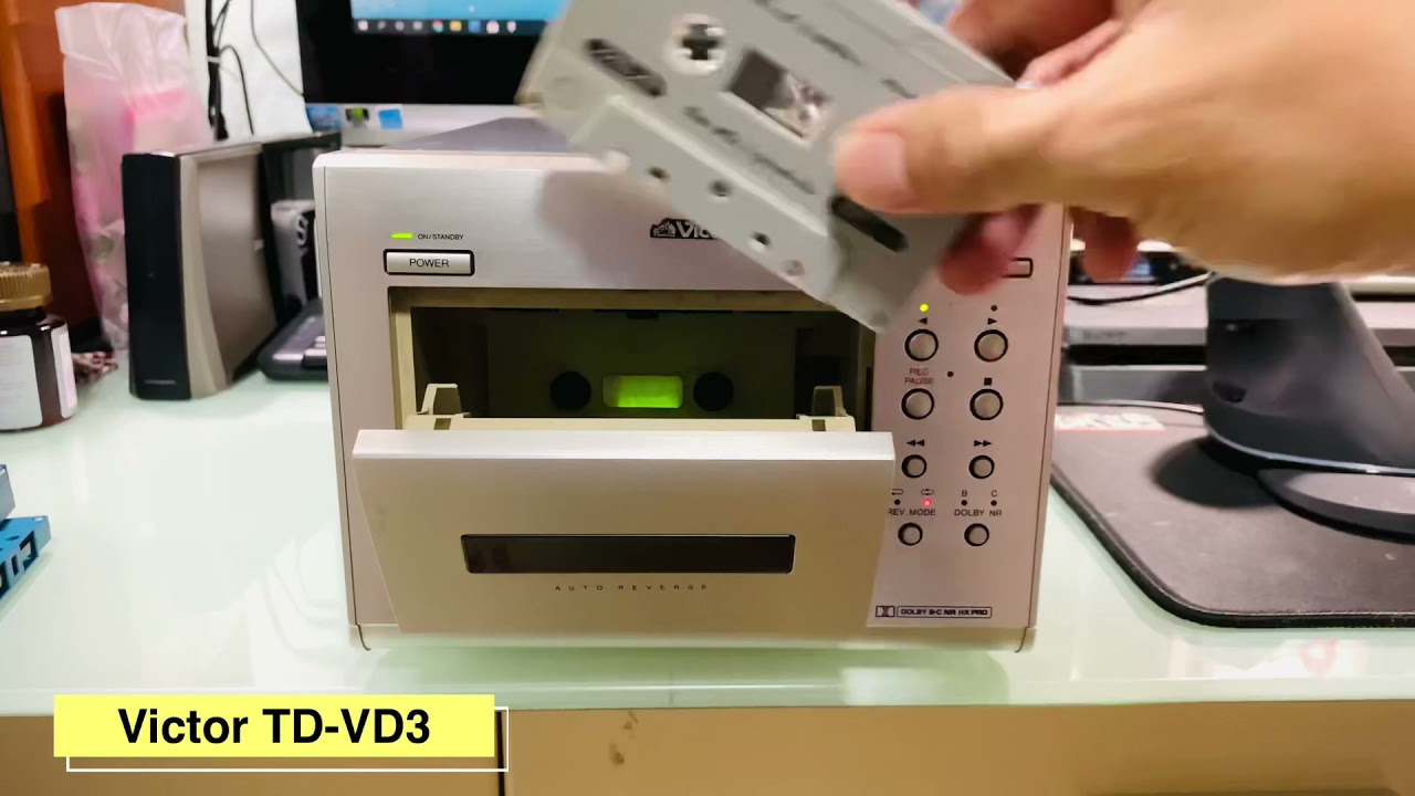 Victor TD-VD3 Cassette Player - YouTube