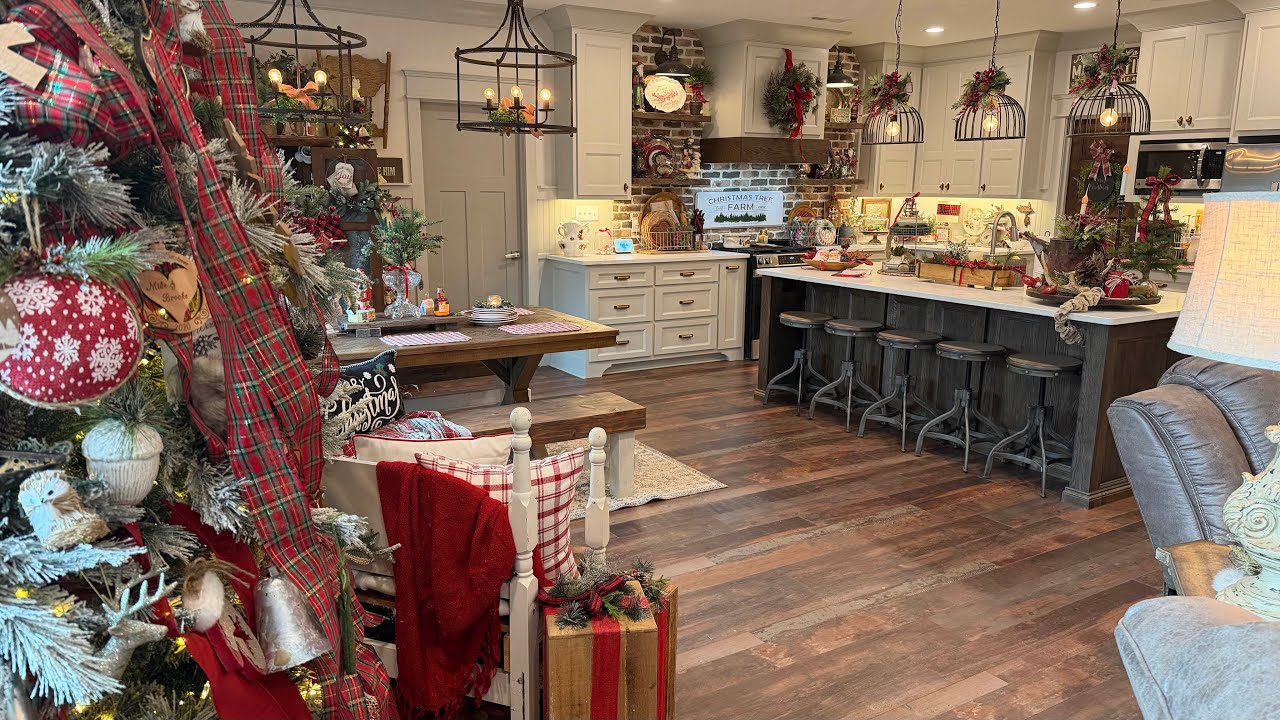 Экскурсия по кухне мечты на Рождество - дизайн в стиле фермерского дома.