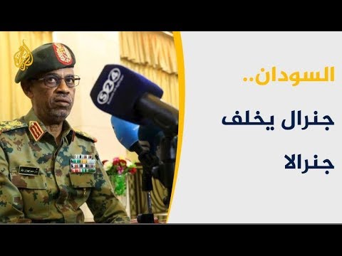 بعد "اقتلاع" البشير.. ما هي سيناريوهات المشهد السوداني؟