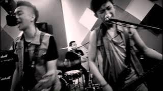 NICKZ and the GOODBOY - HAPPY (pharrell williams) COVER