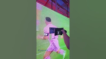 Technicians maintain EA640F2 LED screen.#ledvideowall #eagerled #ledwall #ledmodule #ledbillboard
