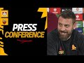  LIVE  La conferenza stampa di De Rossi e Svilar alla vigilia di Bayer Leverkusen Roma