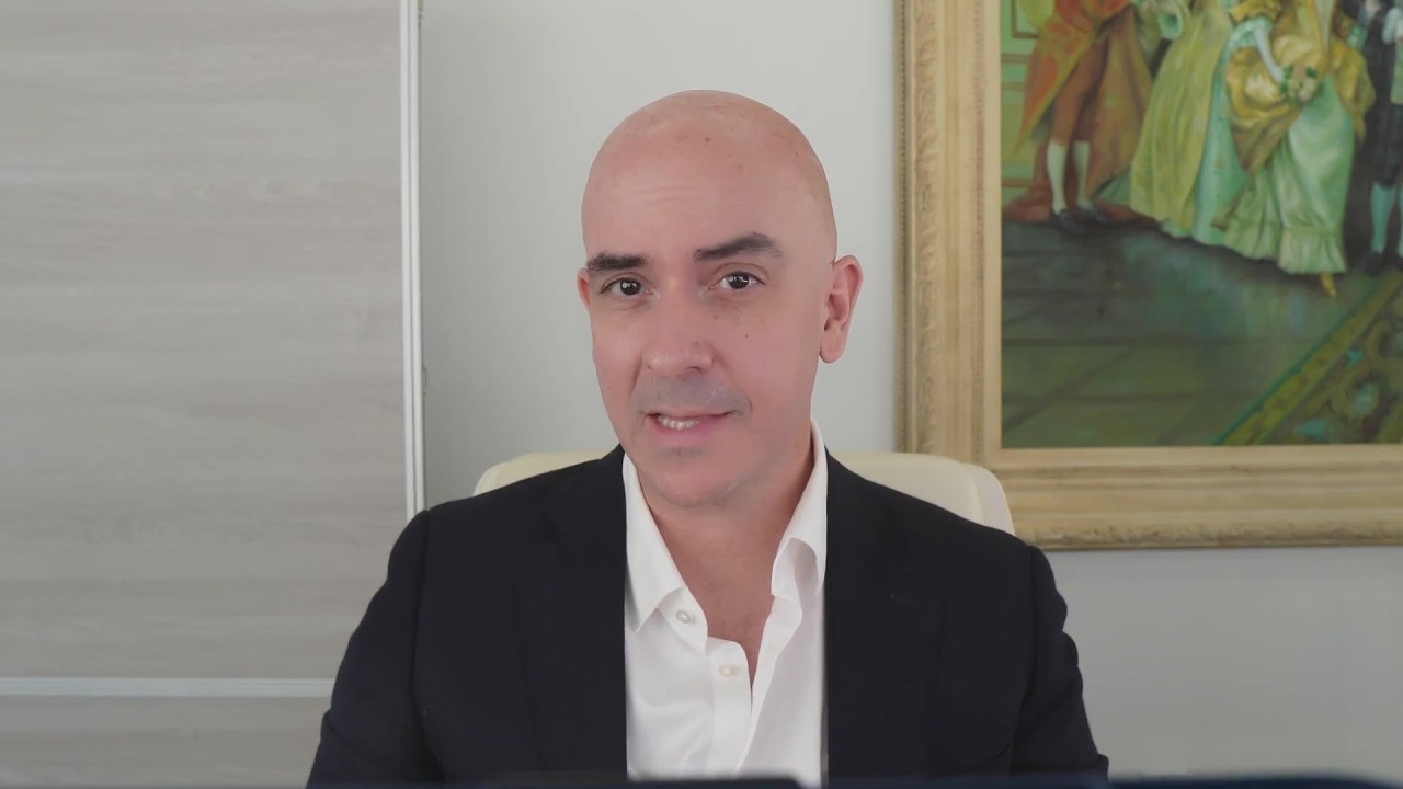 ¿Tengo un caso si me resbalé y caí en una tienda?