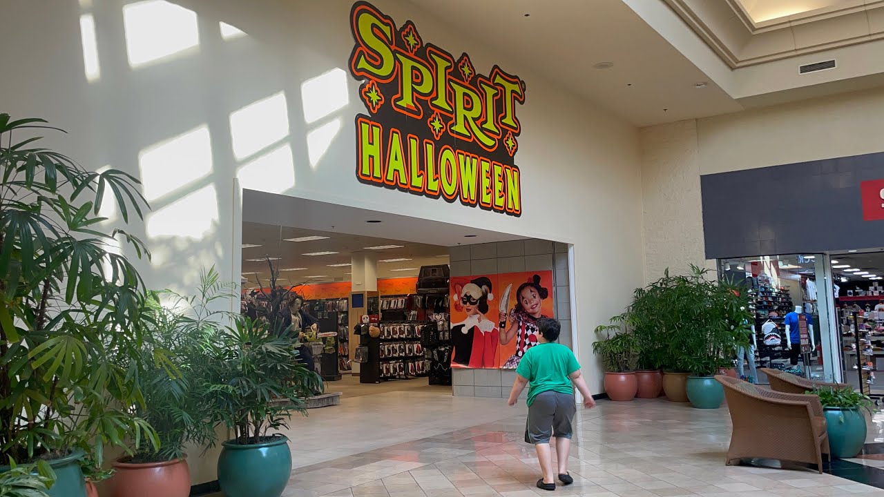 Spirit Halloween Westshore (Tampa, FL ) Opening Day! VeryRandomChannel YouTube