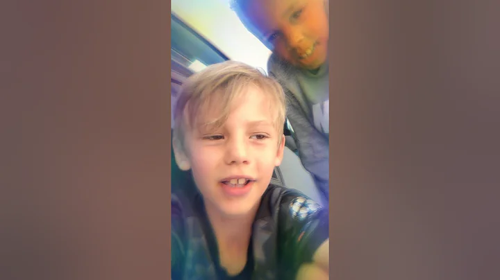 Prank p Lucas kaster ham i vandet