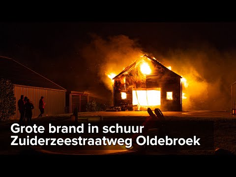 Grote brand in schuur Zuiderzeestraatweg Oldebroek - ©StefanVerkerk.nl