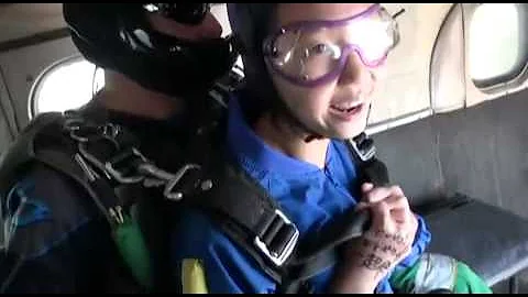 Helen Kao SKYDIVES!!