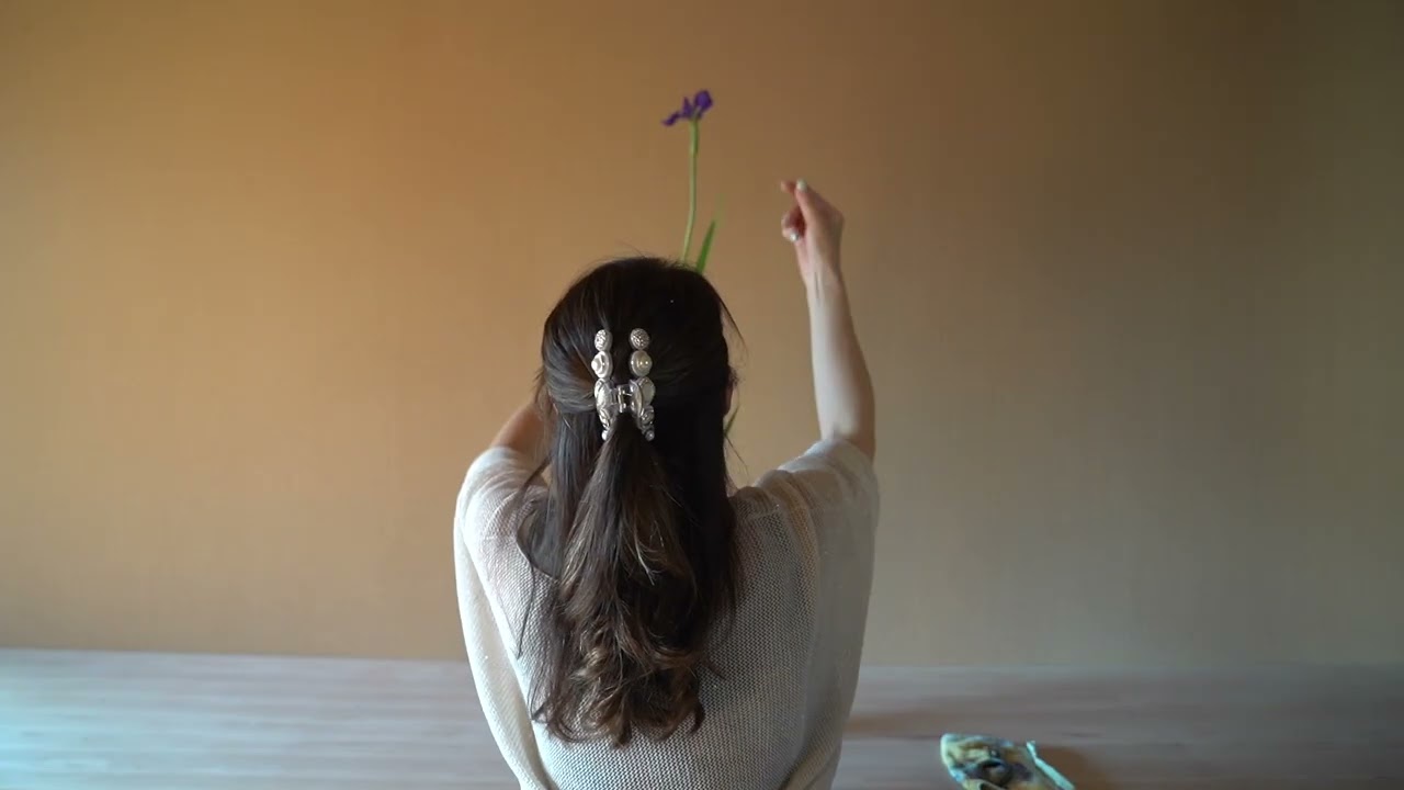 燕子花をいける 燕子花をいける｜Kakitsubata - YouTube