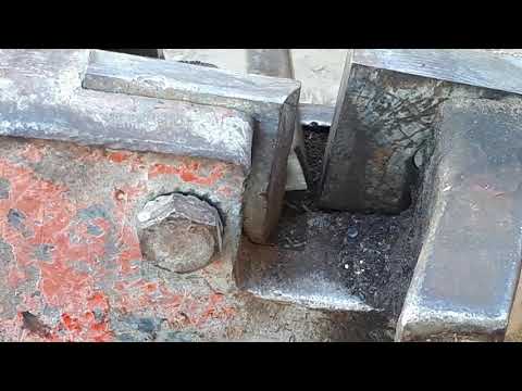 تصوير كيفية عمل مقص الحديد اليدوي