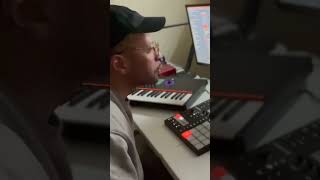 Chopped up the sample and the drum loop to make something *chefs kiss* #quickwhip #makingbeats