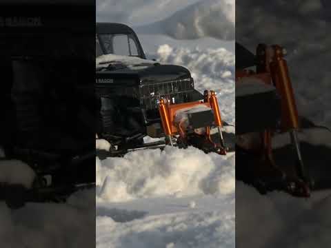 Dodge Power Wagon в действии. Помогает зимой #rc #car #авто #dodge #игрушки