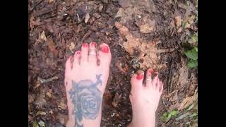 Barefoot Hiking | Hiking in the clouds | Flowers