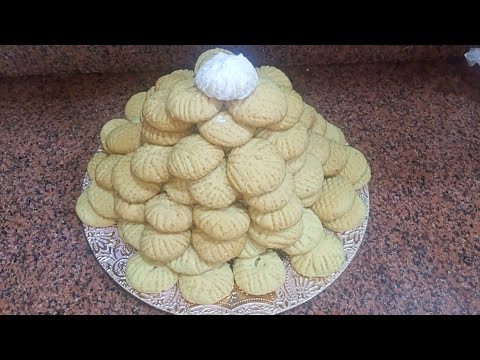يا كحك العيد يا احنا يا شربات يا احنا