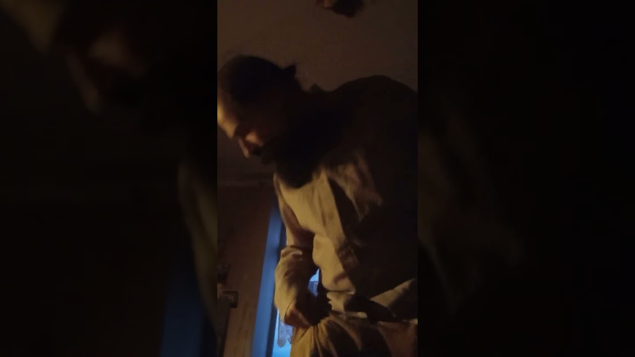 Про Бо и жизнь фортепіано потому что я.. Сенько Александр Эдуардович режиссер, перформер, працівник.