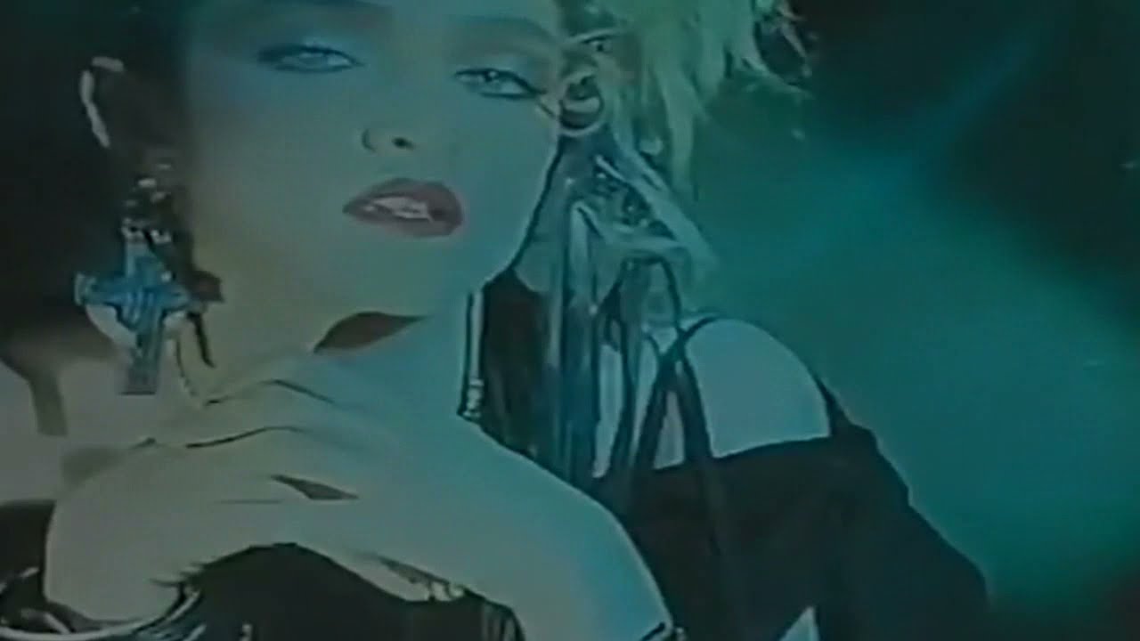 ⁣Madonna and M.C. Miker "G" & Deejay Sven -  Holiday Rap (MashMike)