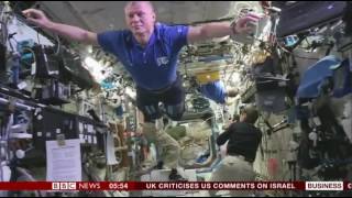 The Mannequin Challenge in Space