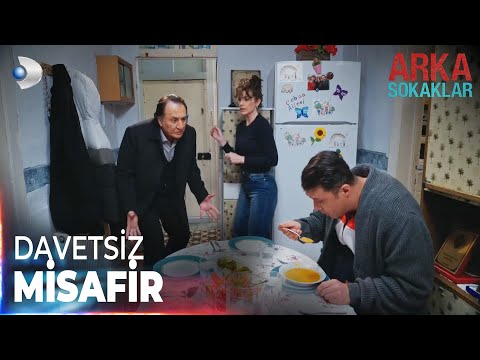 Ünal, özlediği sıcak yuvayı Hüsnü'nün evinde buldu | Arka Sokaklar Özel Klip