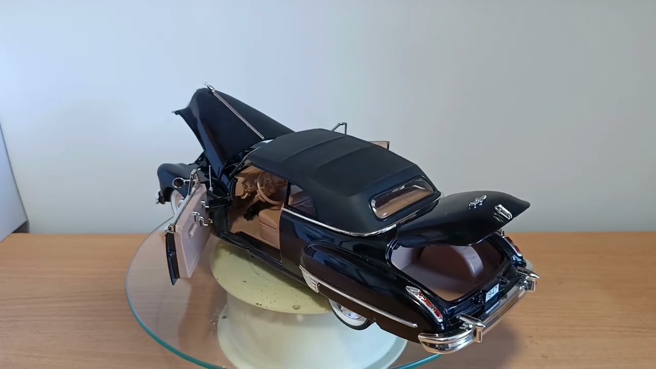 Cadillac Series 62 Club Coupe 1947 Anson 1/18 - YouTube