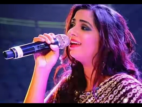Halka Halka Song (Raees) || Shreya Ghoshal Singing Live First Time in Thane(Mumbai).