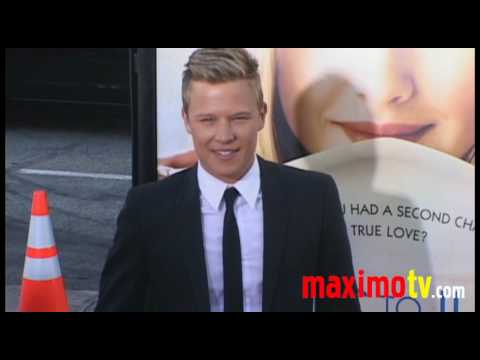 Christopher Egan Photo 23