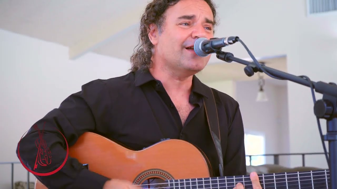 Gitan Trio performing "Volare" in Gypsy style