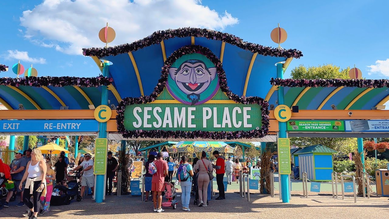 Sesame Place Philadelphia 2024 Halloween Walkthrough in 4K - Langhorne ...