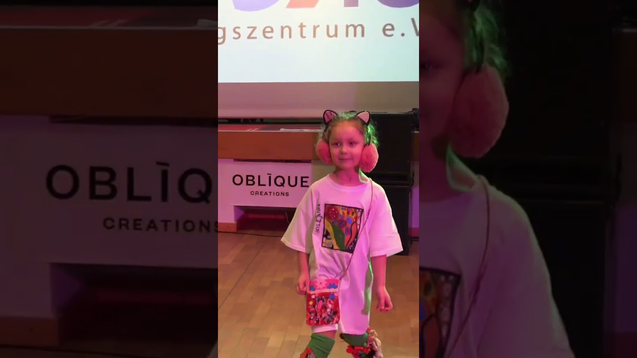 Modeshow des Kunst- und Modeprojekts 