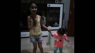 Eliz Halay Çekerken Kime Kızıyor