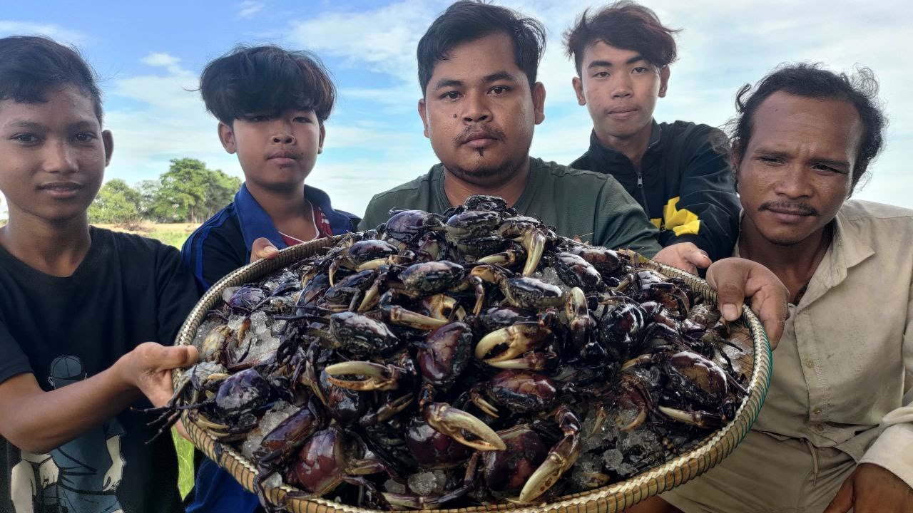 20kg crabs Cooking Traditional village cooking style with spicy