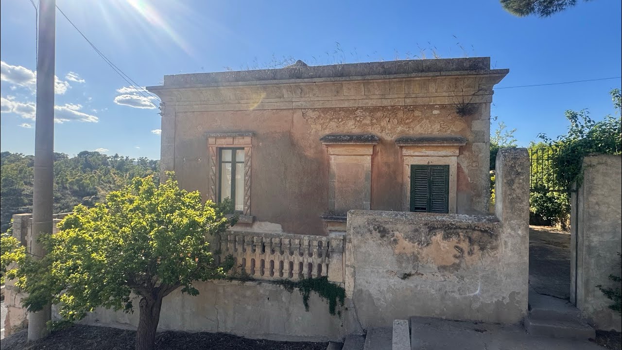 CASA NOBILIARE ARREDATA ABBANDONATA